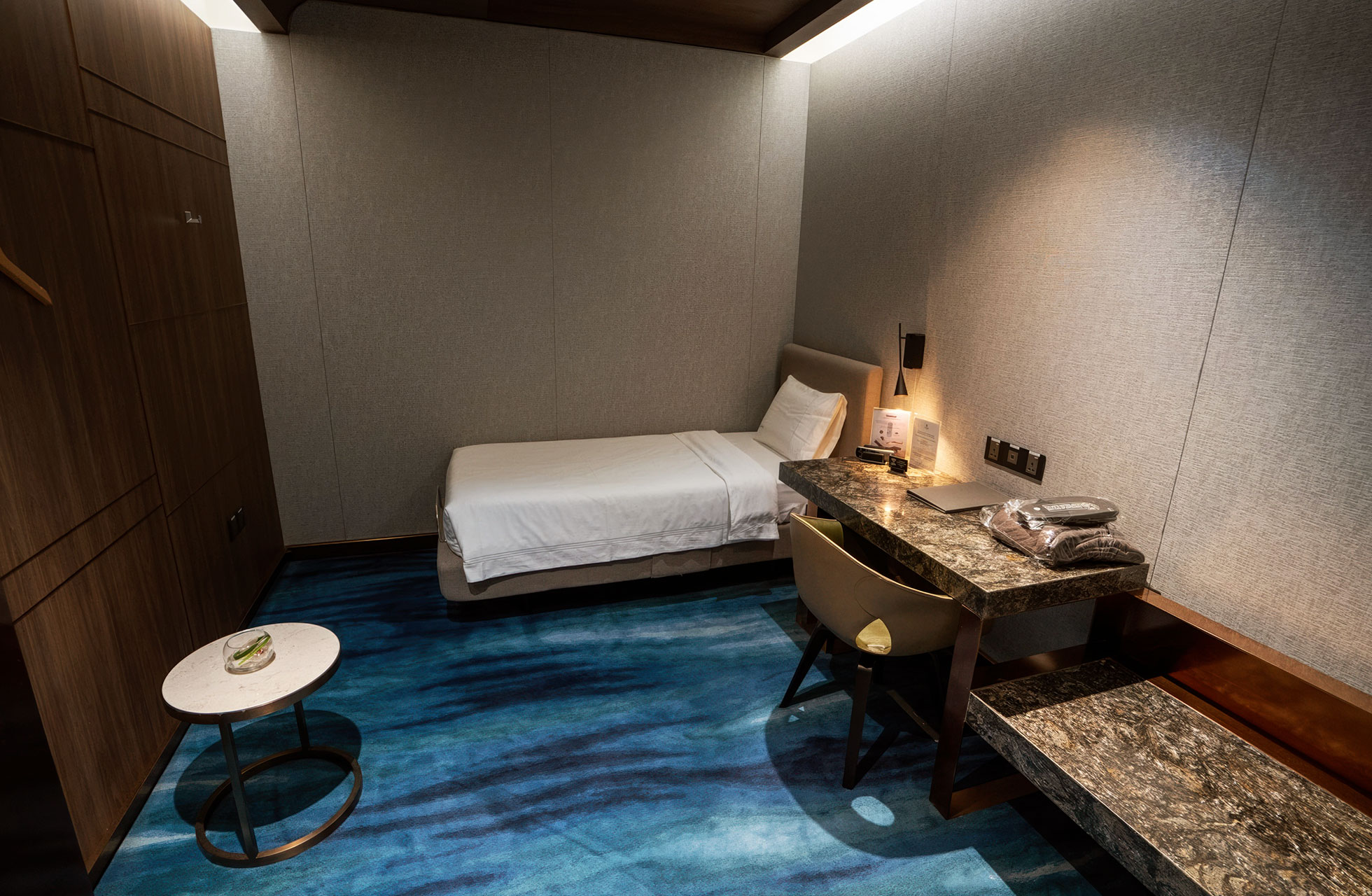 SIA Lounge 2