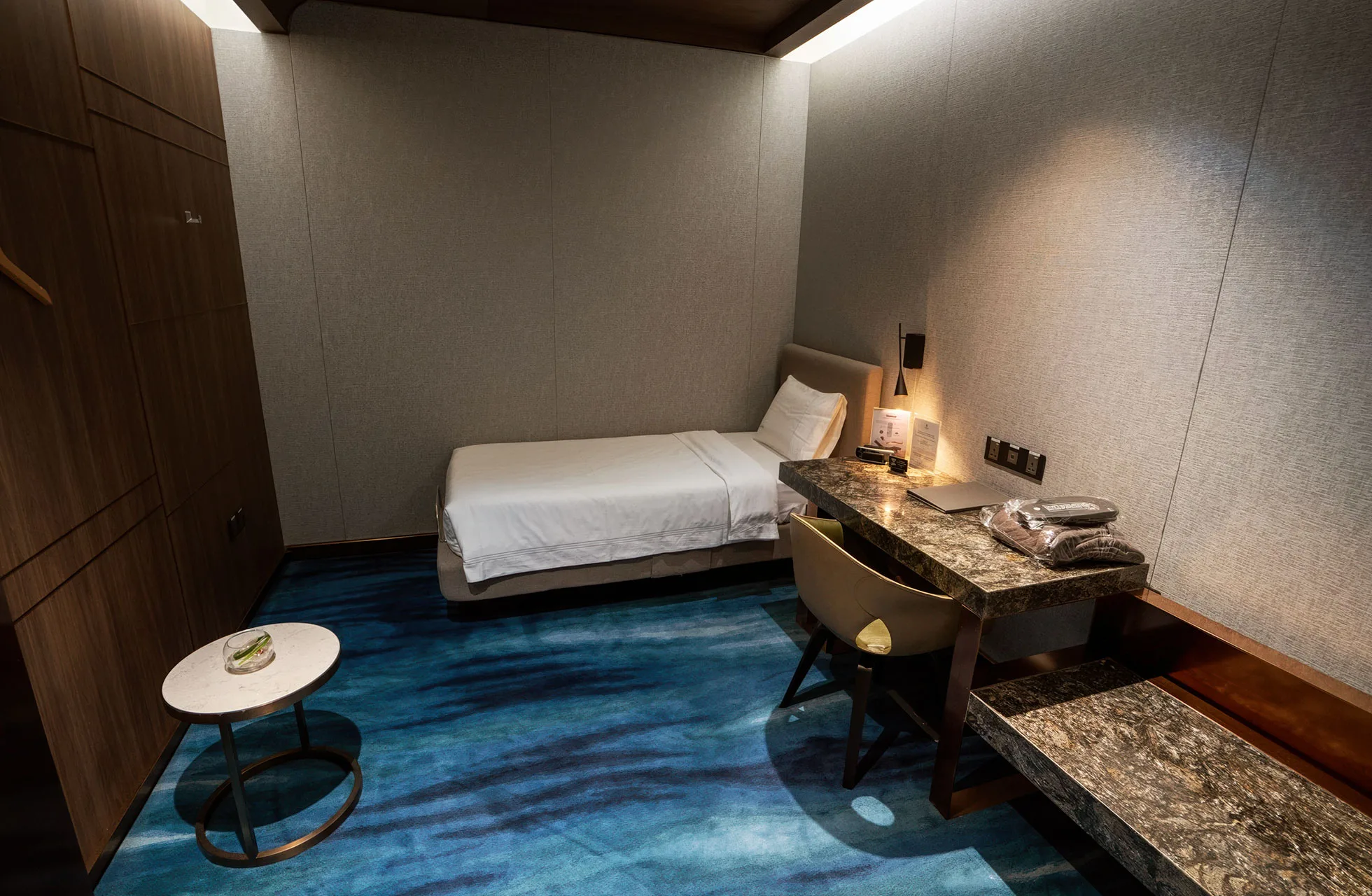 SIA Lounge 2