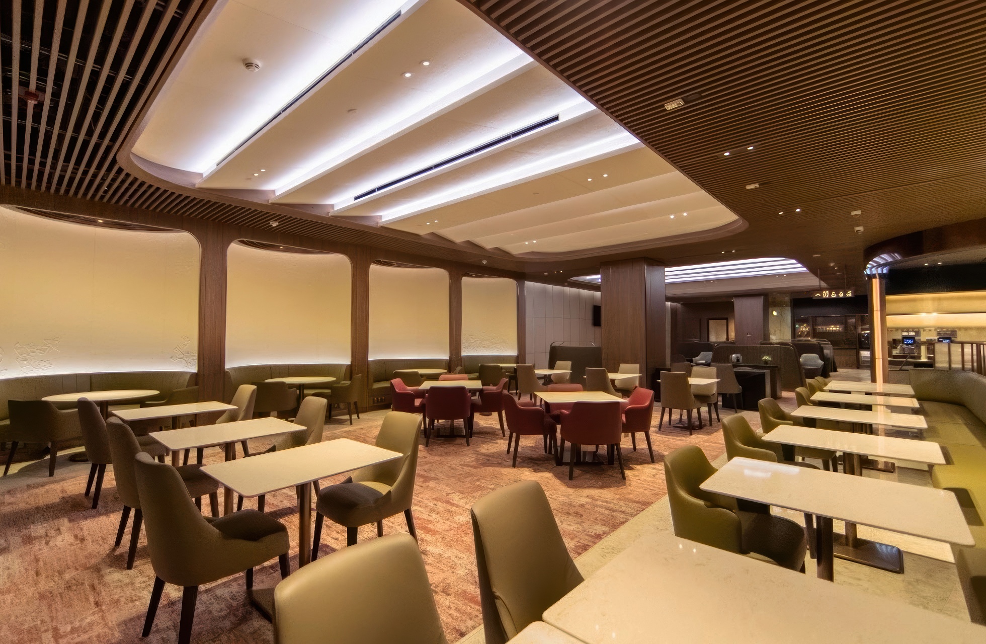 SIA Lounge 4